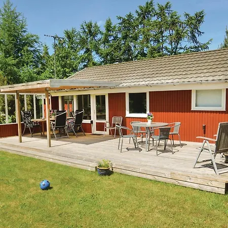 Three-bedroom Holiday In Vaggerlose *